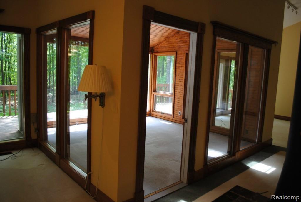 6851 Rattalee Lake Road Clarkston, MI 48348 - Photo 9 of 39 8.JPG