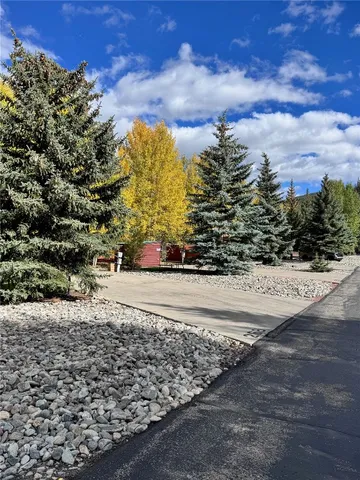 a view of outdoor space with city view