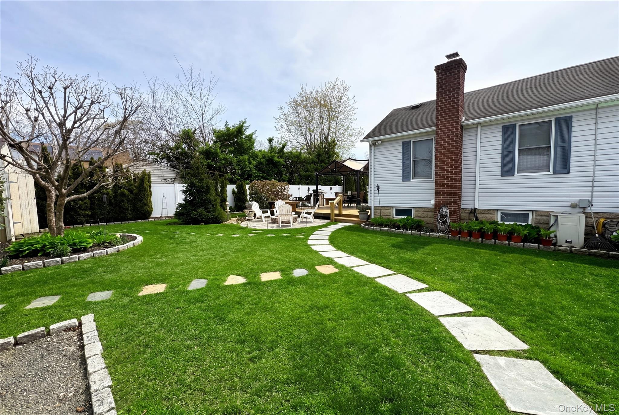 174 Trouville Road Copiague, NY 11726 - Photo 11 of 12