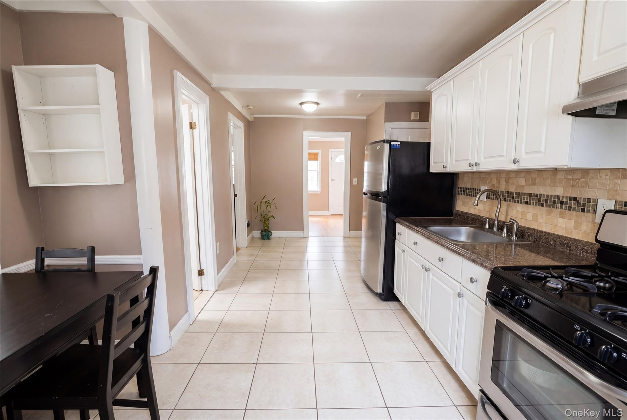 174 Trouville Road Copiague, NY 11726 - Photo 5 of 12