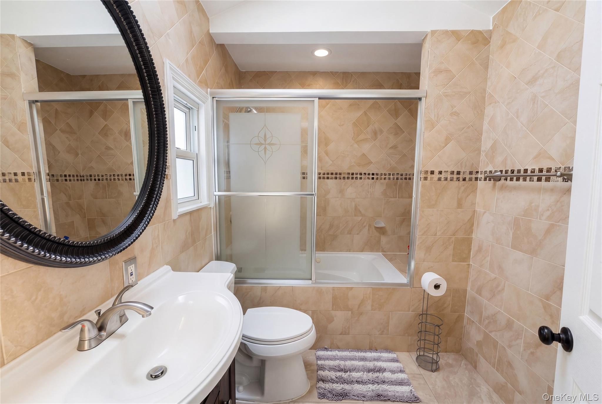 174 Trouville Road Copiague, NY 11726 - Photo 8 of 12
