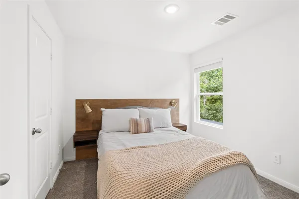 $1,500 | 9706 Marie Vlg Court, Conroe, TX 77306