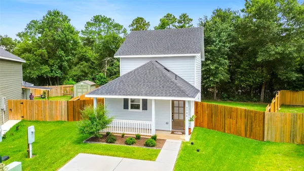 $1,500 | 9706 Marie Vlg Court, Conroe, TX 77306