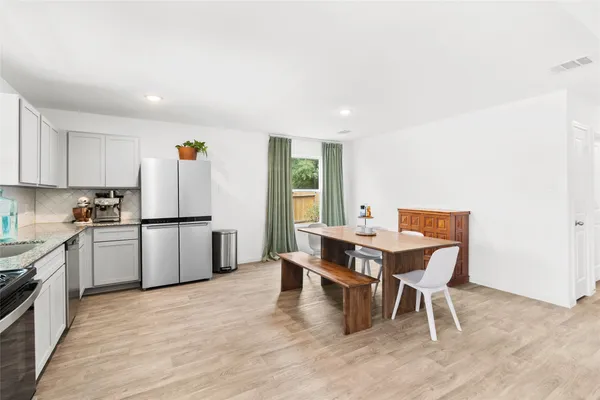 $1,500 | 9706 Marie Vlg Court, Conroe, TX 77306