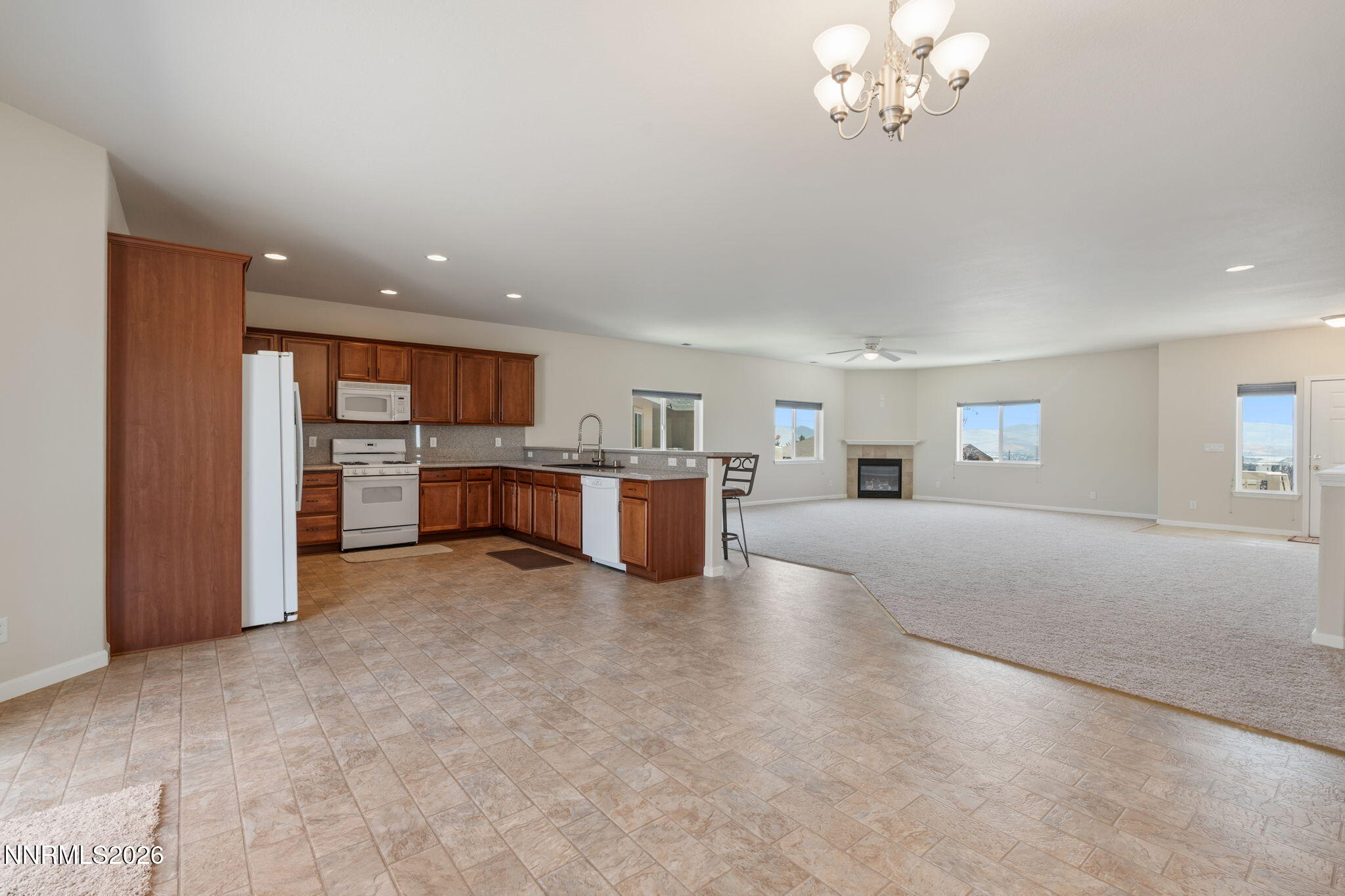 955 Demos Court Reno, NV 89512 - Photo 14 of 48 22-web-or-mls-DSC04118