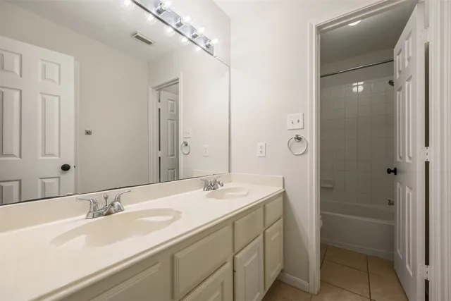 $515,000 | 107 North Sunny Slope Circle, The Woodlands, TX 77381