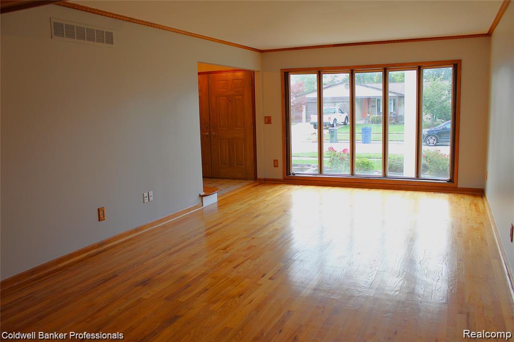44227 Brandywyne Road Canton, MI 48187 - Photo 5 of 25