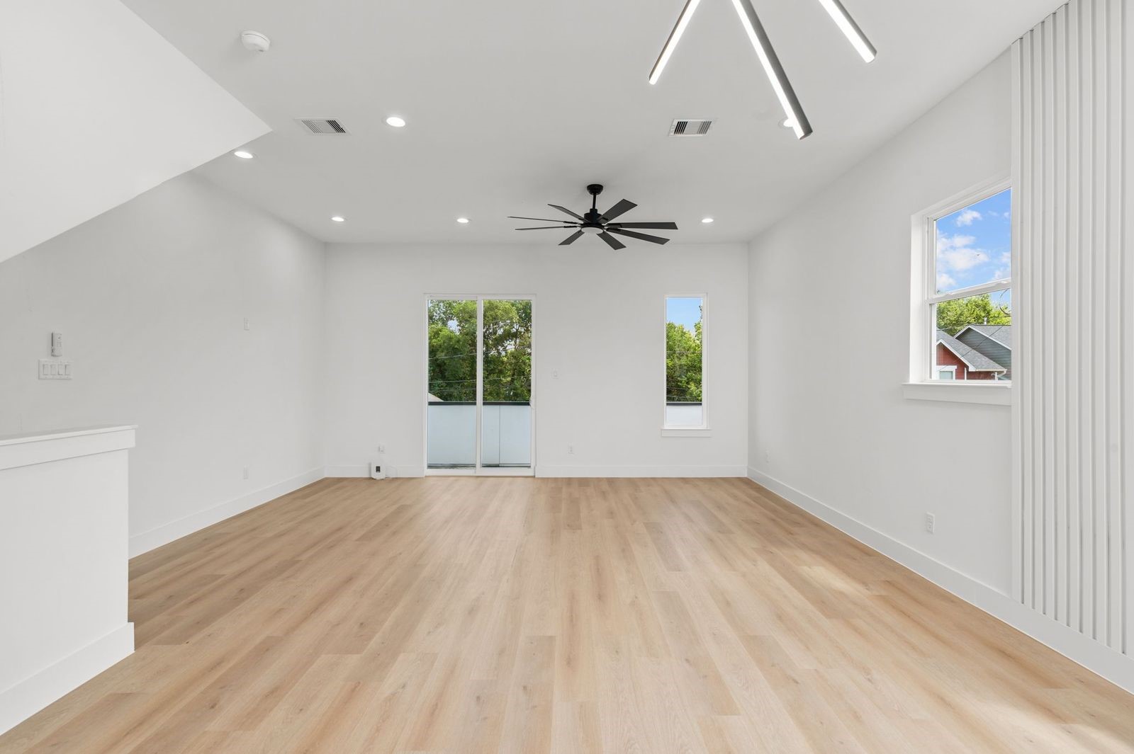 3348 Sauer Street Houston, TX 77004 - Photo 8 of 24 Living space on 2nd floor