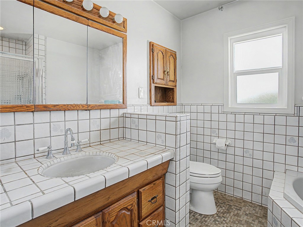 203 East Sycamore Avenue El Segundo, CA 90245 - Photo 12 of 21