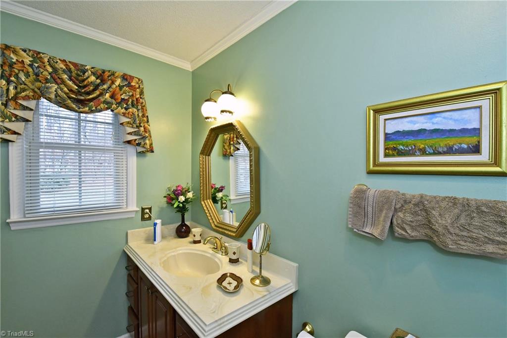 107 Roquemore Road Clemmons, NC 27012 - Photo 12 of 25 Gallery Image 12
