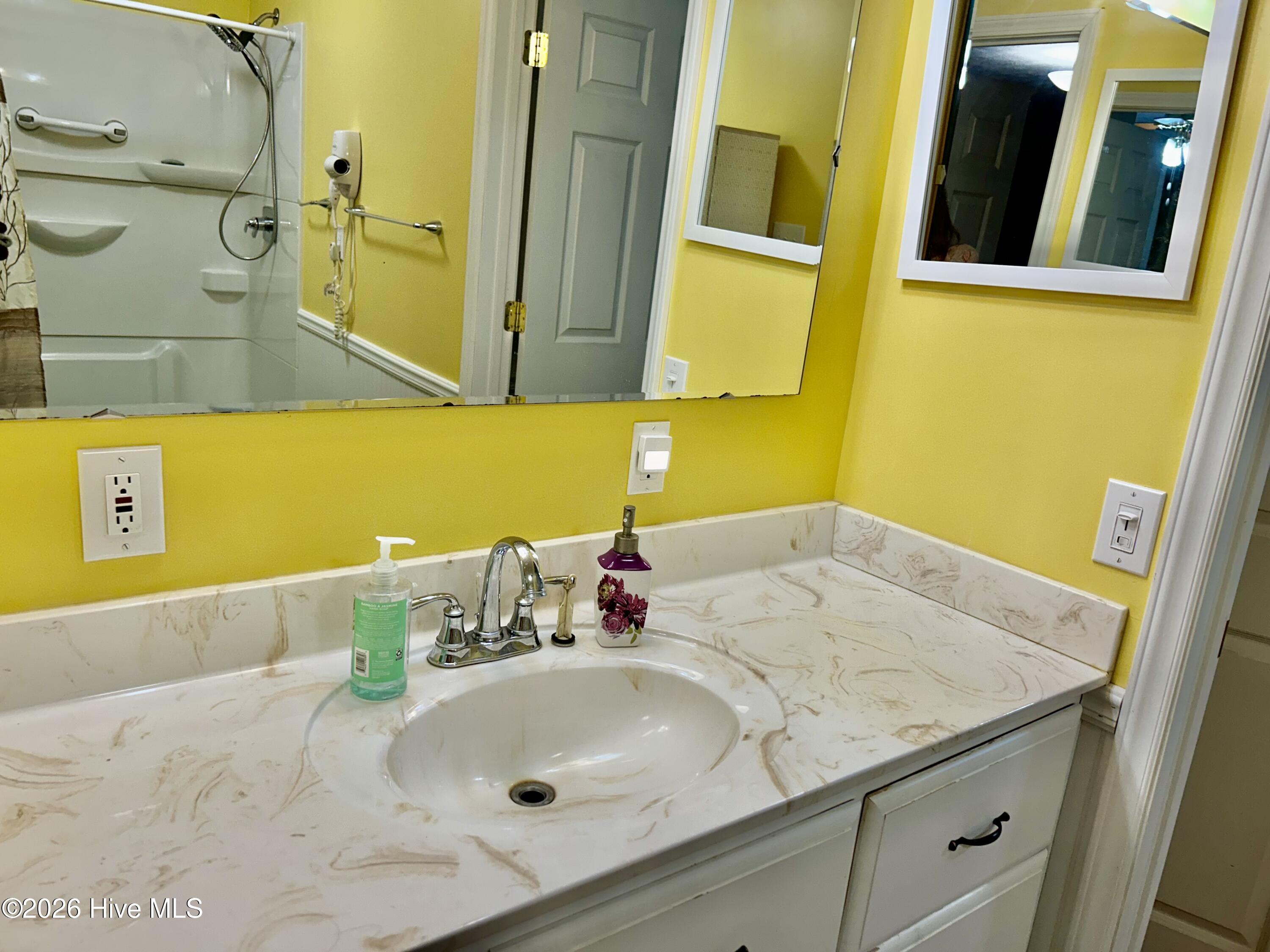 397 Johns Road Maxton, NC 28364 - Photo 9 of 32 Master Bath
