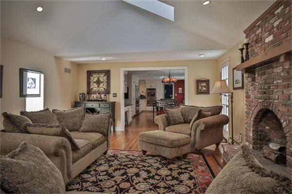 90 Spring Hill Road North Andover, MA 01845 - Photo 17 of 29 Gallery Image 17