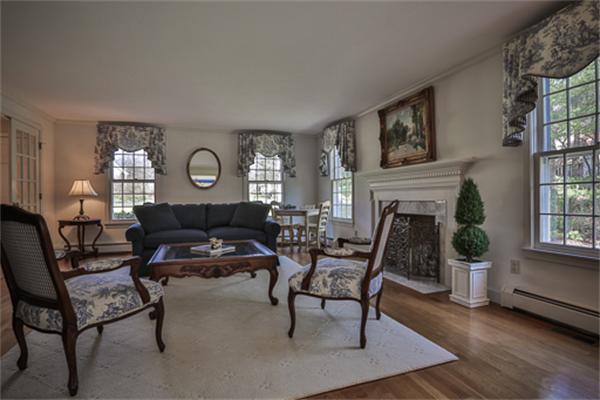 90 Spring Hill Road North Andover, MA 01845 - Photo 6 of 29 Gallery Image 6