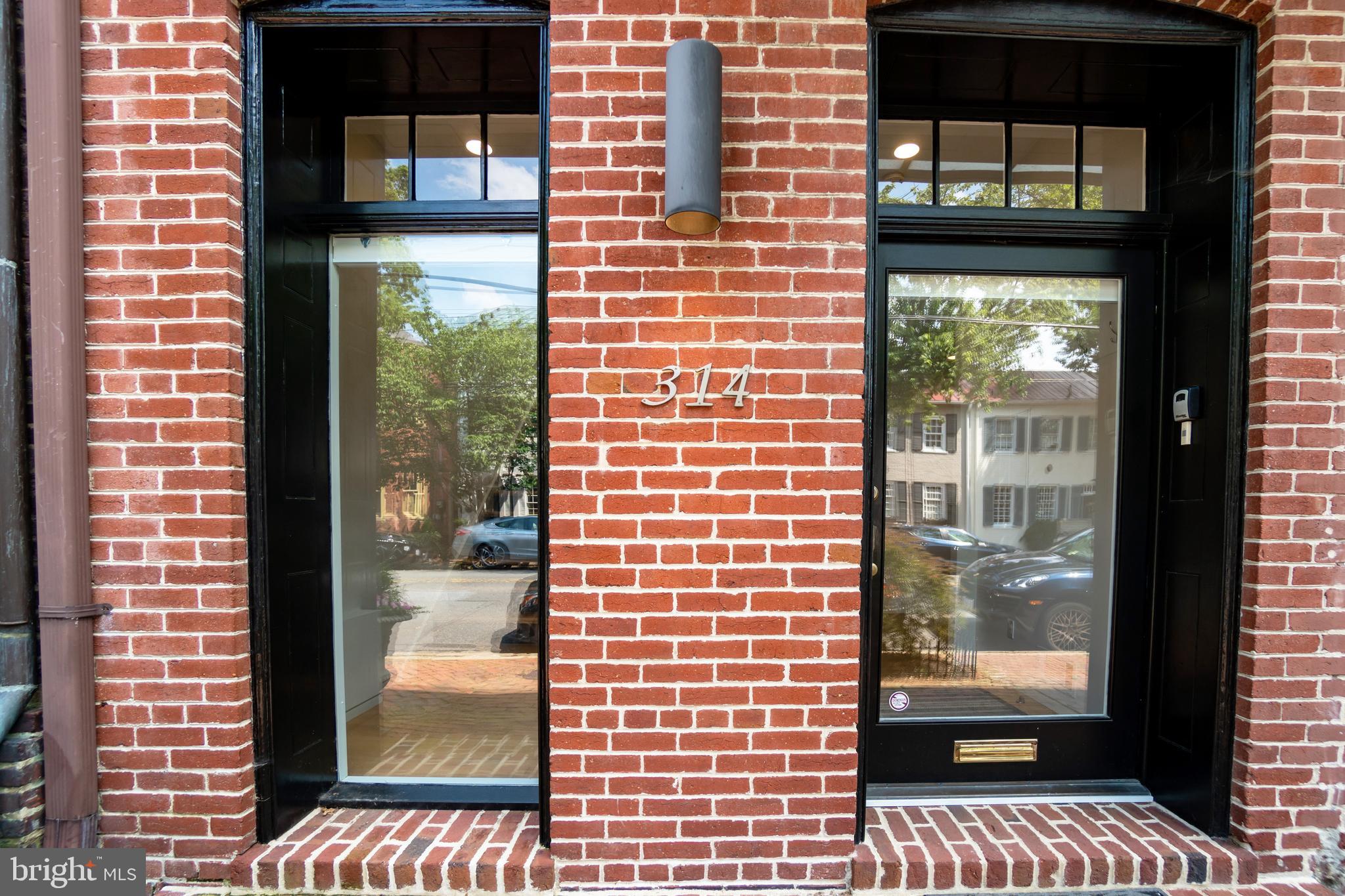 314 Queen Street Alexandria, VA 22314 - Photo 2 of 44