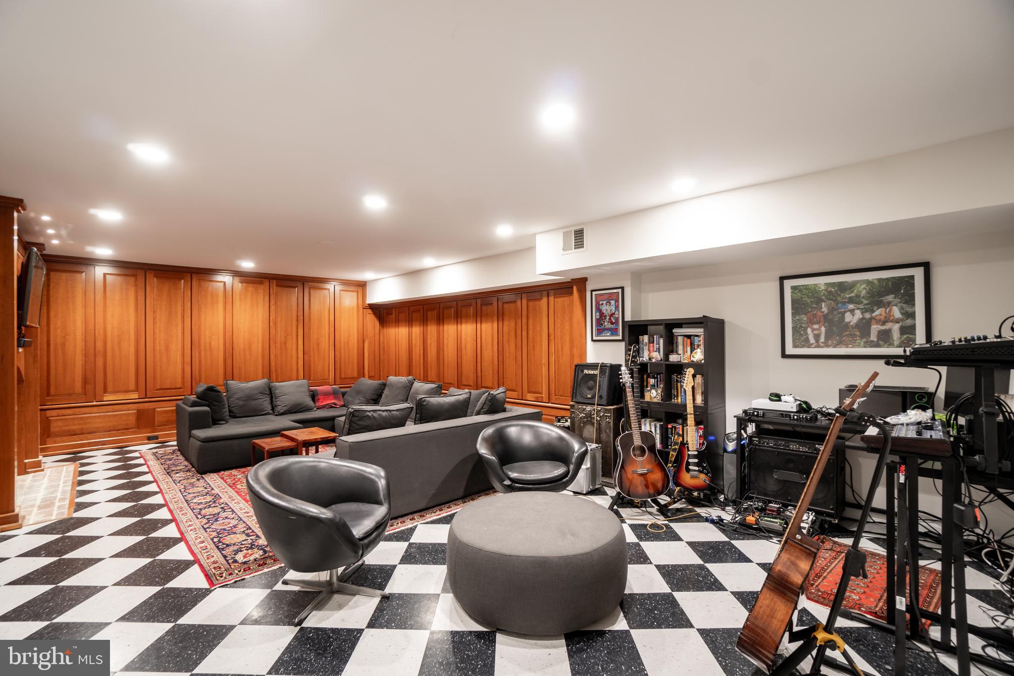 314 Queen Street Alexandria, VA 22314 - Photo 34 of 44