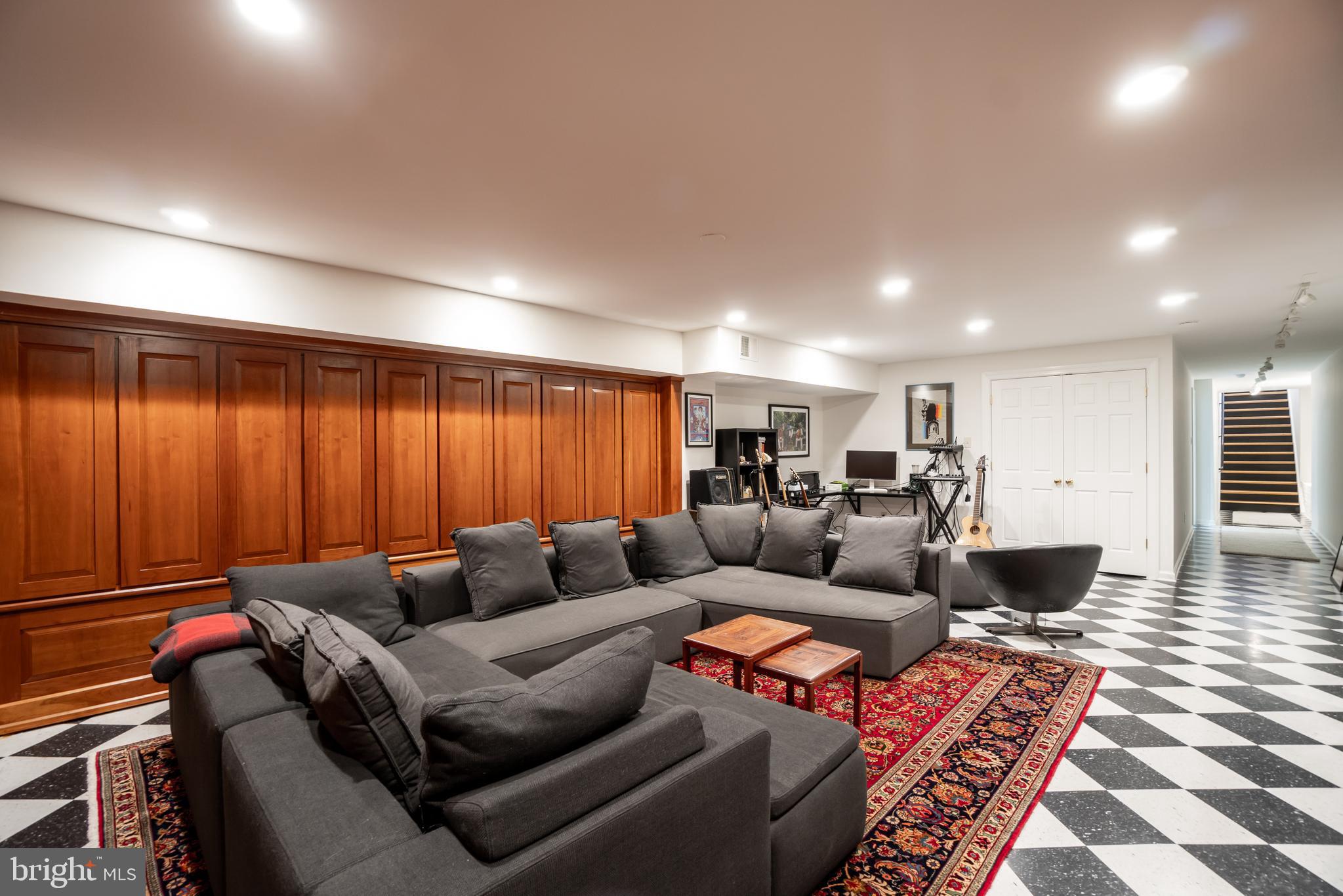 314 Queen Street Alexandria, VA 22314 - Photo 35 of 44