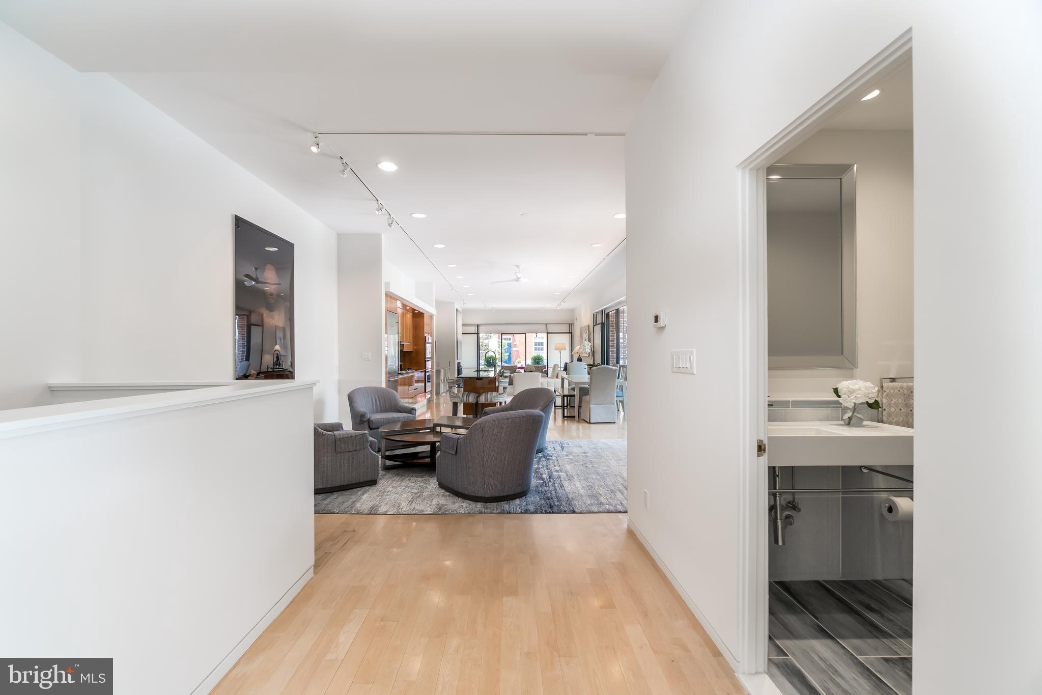 314 Queen Street Alexandria, VA 22314 - Photo 5 of 44