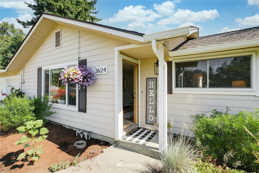 3624 Northeast 14th Street Renton, WA 98056 - Photo 5 of 37 Gallery Image 5