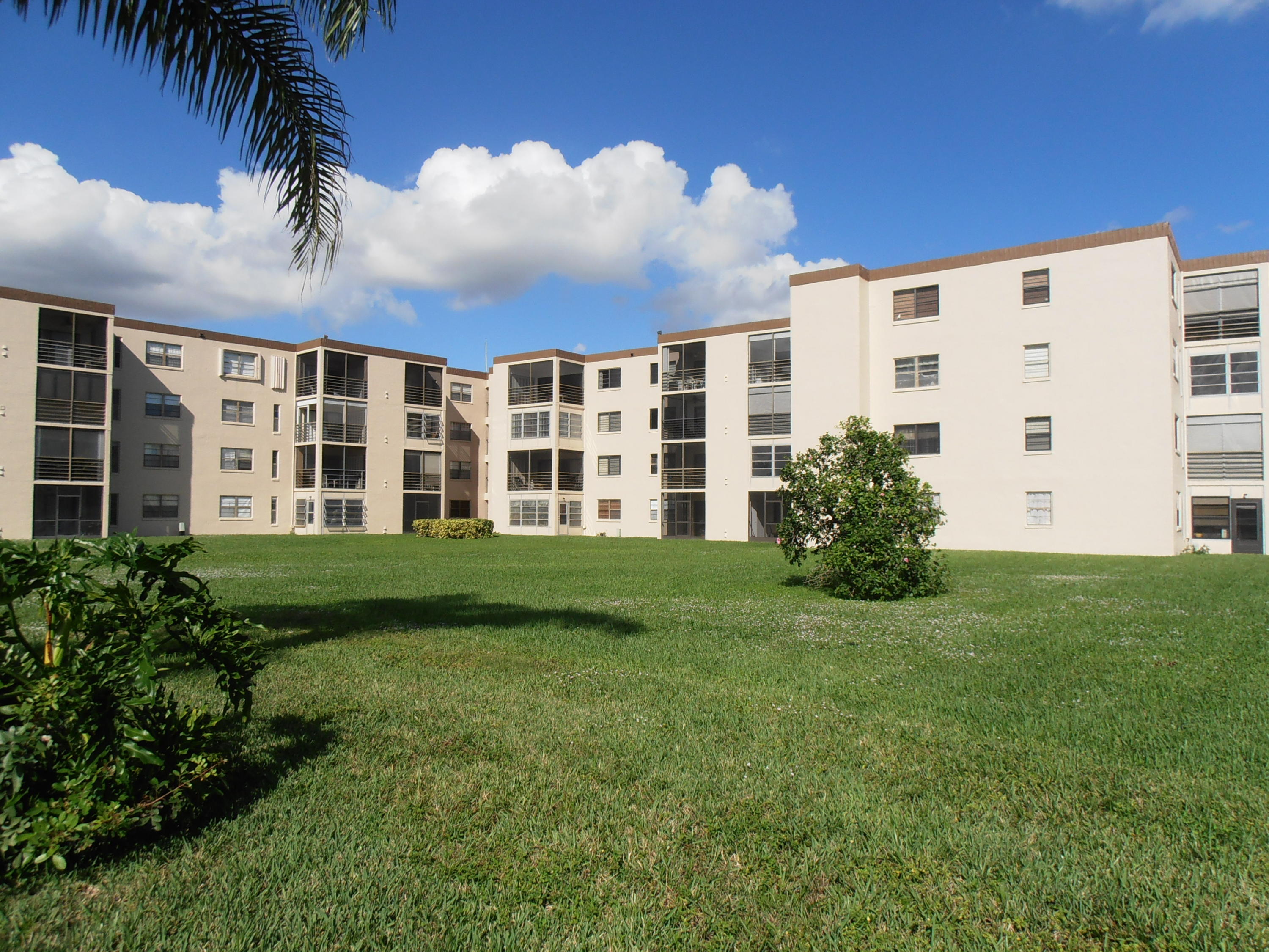 9300 Southwest 8th Street, Unit 101 Boca Raton, FL 33428 - Photo 23 of 25 PC110866