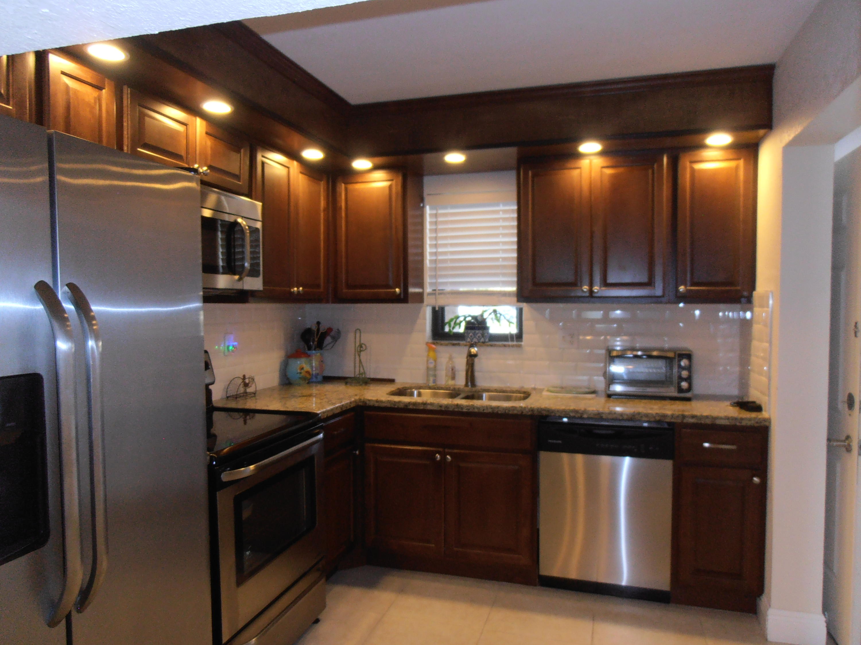 9300 Southwest 8th Street, Unit 101 Boca Raton, FL 33428 - Photo 3 of 25 PC110856
