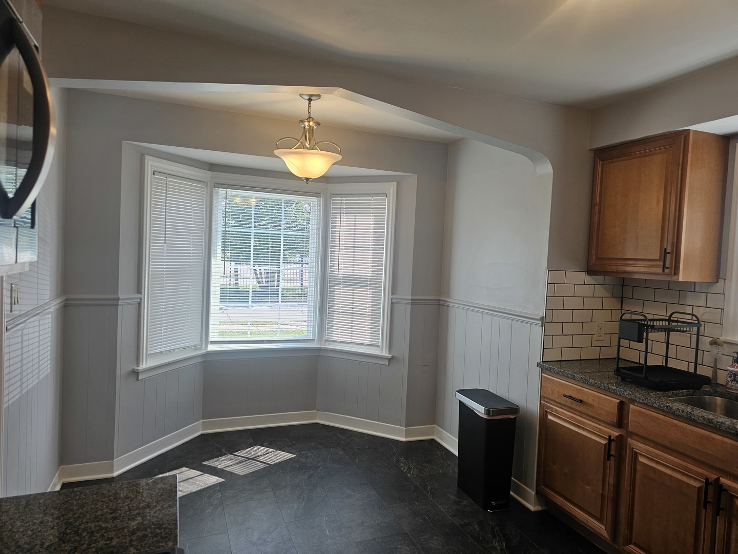 2320 South 9th Avenue Broadview, IL 60155 - Photo 6 of 10 an empty room with windows and closet