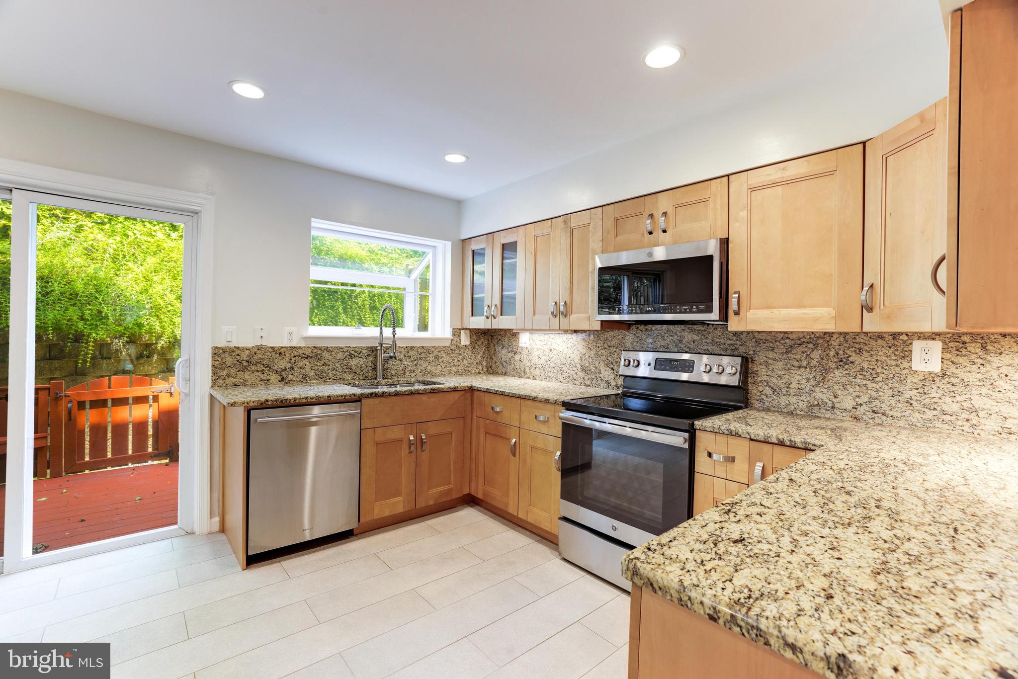 2135 Derby Ridge Lane, Unit 11 Silver Spring, MD 20910 - Photo 10 of 42