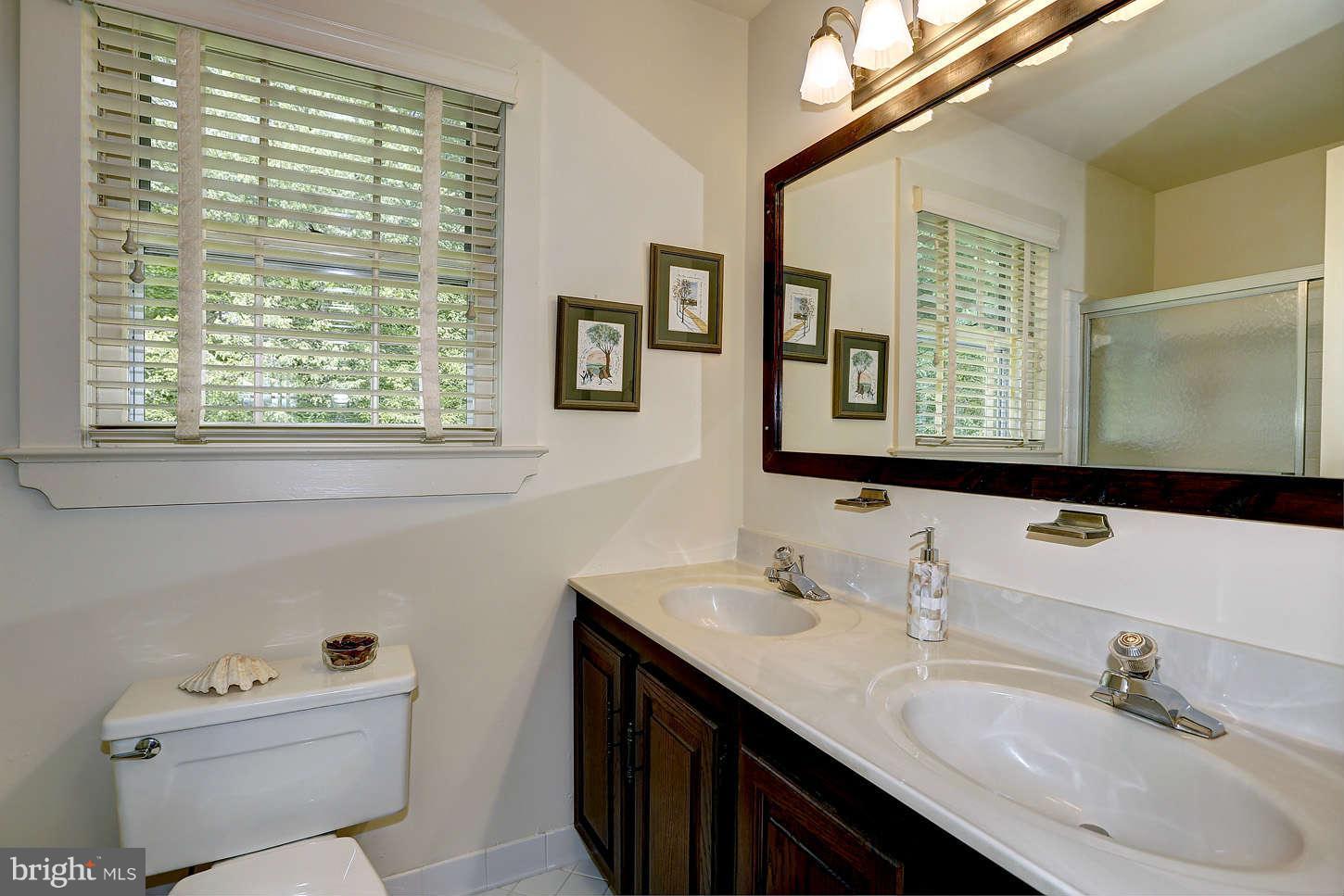 2829 Rifle Ridge Road Oakton, VA 22124 - Photo 22 of 30 Bath
