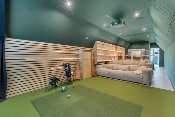 a view of a back yard of the house