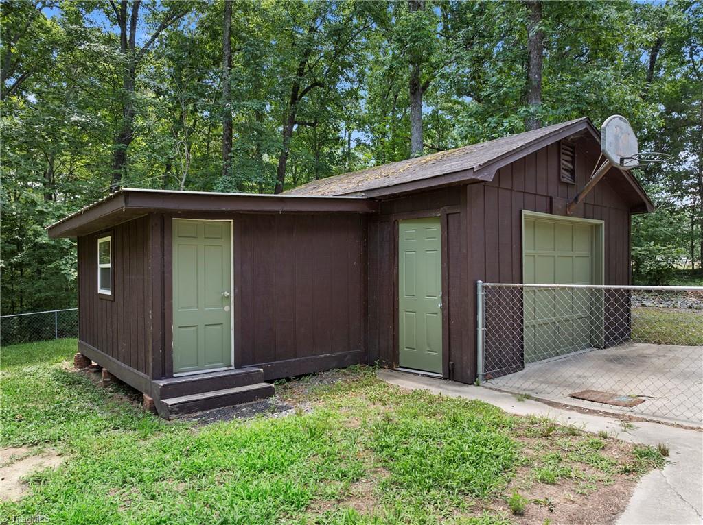 3622 Lower Lake Road Thomasville, NC 27360 - Photo 24 of 28