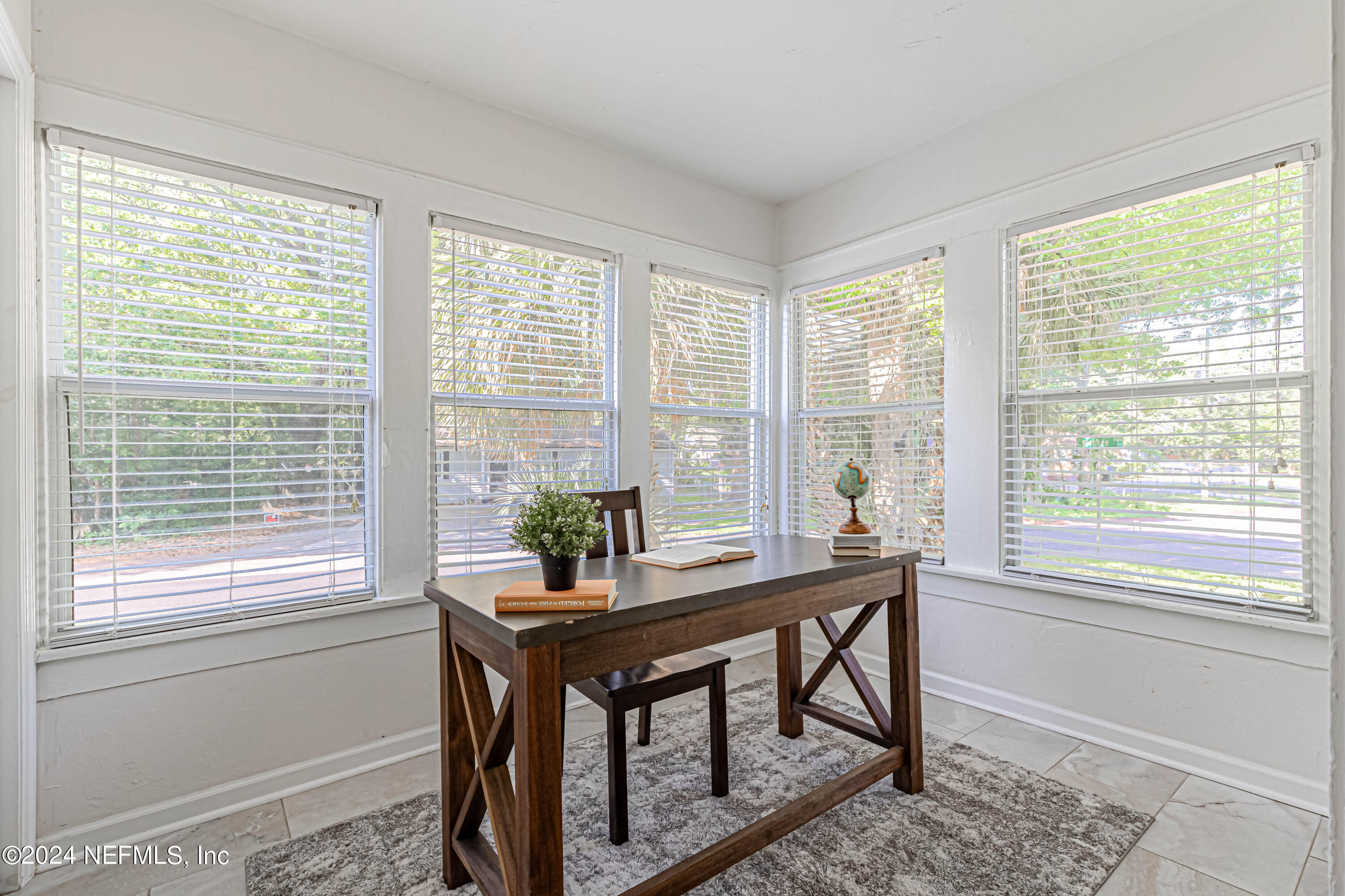 725 Cherokee Street Jacksonville, FL 32205 - Photo 9 of 41 a view of a workspace with a window