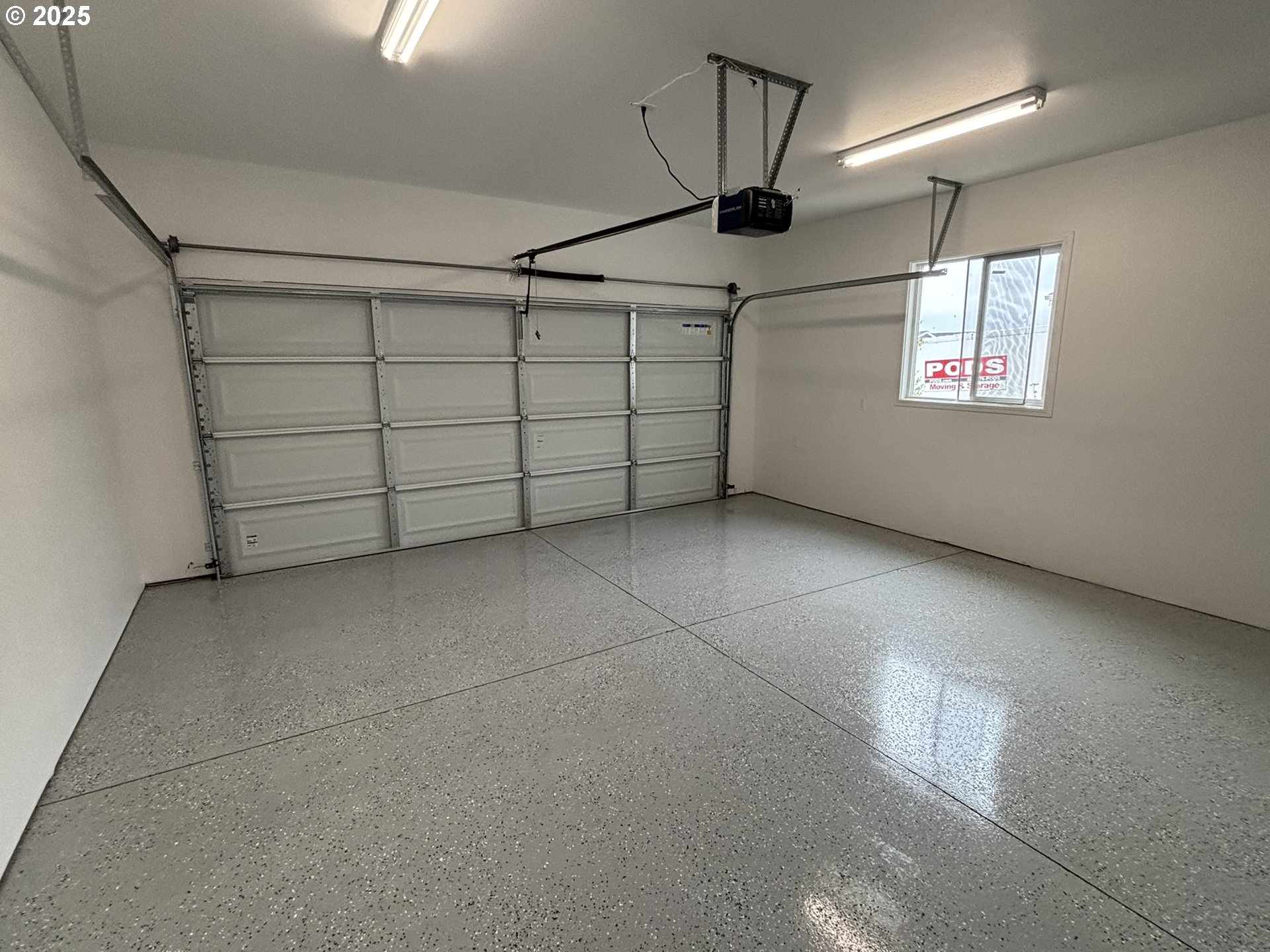 5270 Nopal Street Florence, OR 97439 - Photo 27 of 27 a view of a garage
