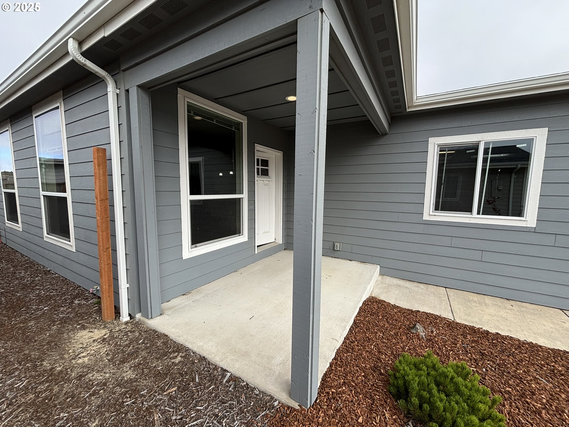 5270 Nopal Street Florence, OR 97439 - Photo 4 of 26