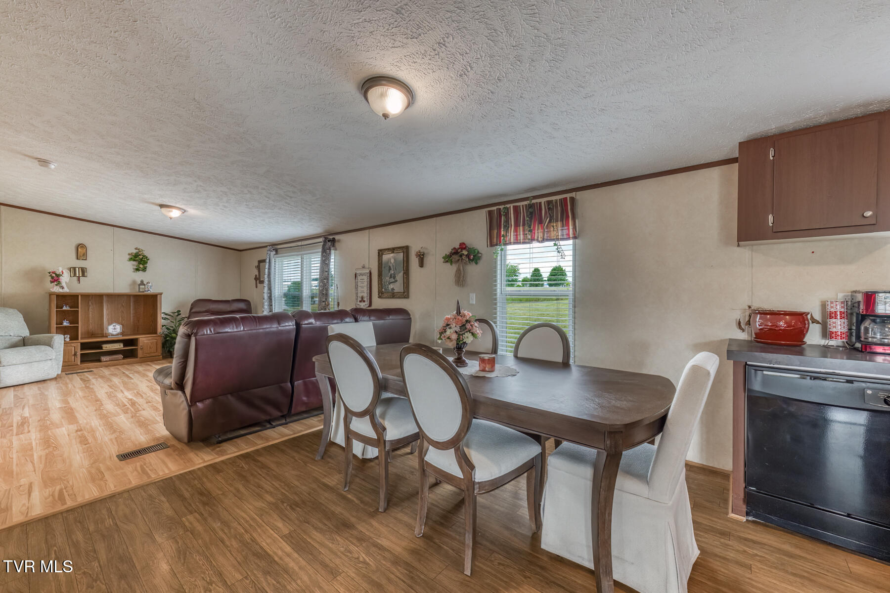 2069 Devault Bridge Road Piney Flats, TN 37686 - Photo 11 of 36 2069 Devault Bridge Rd-11