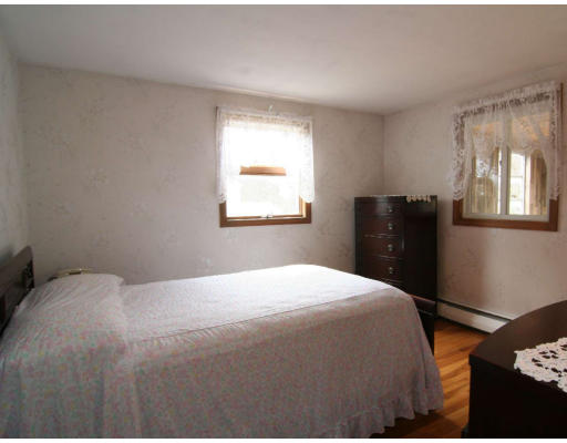 50 Robinson Road Woburn, MA 01801 - Photo 4 of 9 Gallery Image 4