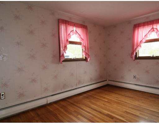 50 Robinson Road Woburn, MA 01801 - Photo 5 of 9 Gallery Image 5