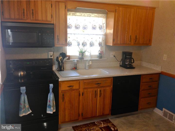 209 Orchard Road Springfield, PA 19064 - Photo 10 of 25 Kitchen