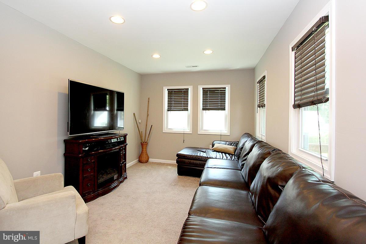 103 Adclare Road Rockville, MD 20850 - Photo 12 of 29 Family Room