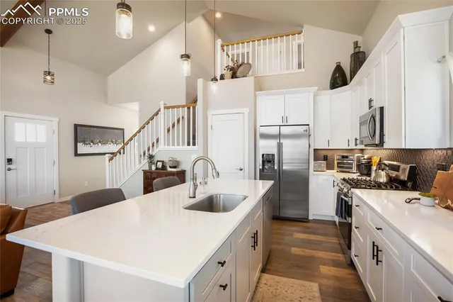 $825,000 | 407 Meadow Park Drive, Divide, CO 80814