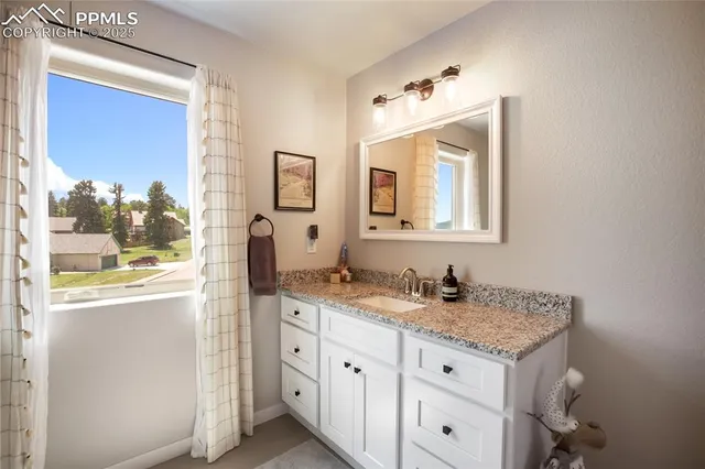 $825,000 | 407 Meadow Park Drive, Divide, CO 80814