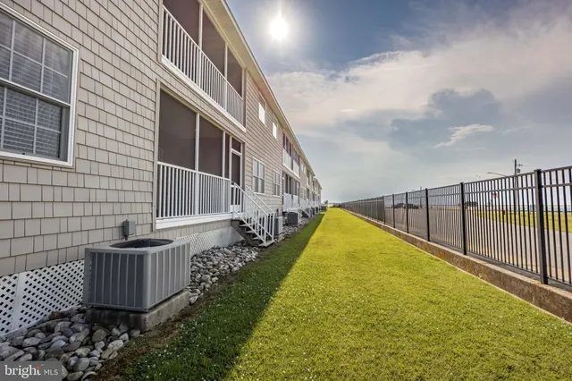 $279,900 | 111 Sunset Circle, Unit 111E, Crisfield, MD 21817