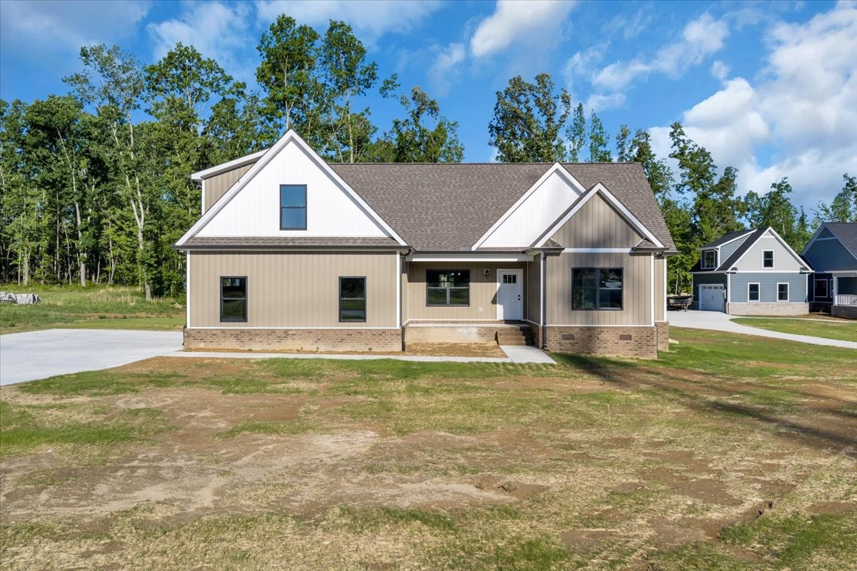 71 Brinkley Road Wartrace, TN 37183 - Photo 1 of 42 a view of a house with a yard