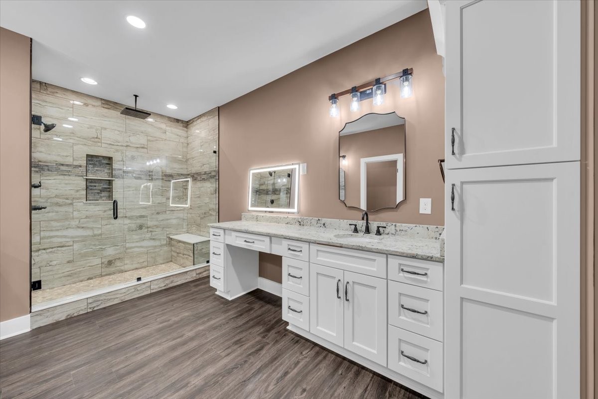 71 Brinkley Road Wartrace, TN 37183 - Photo 18 of 42 a bathroom with double vanity and a mirror