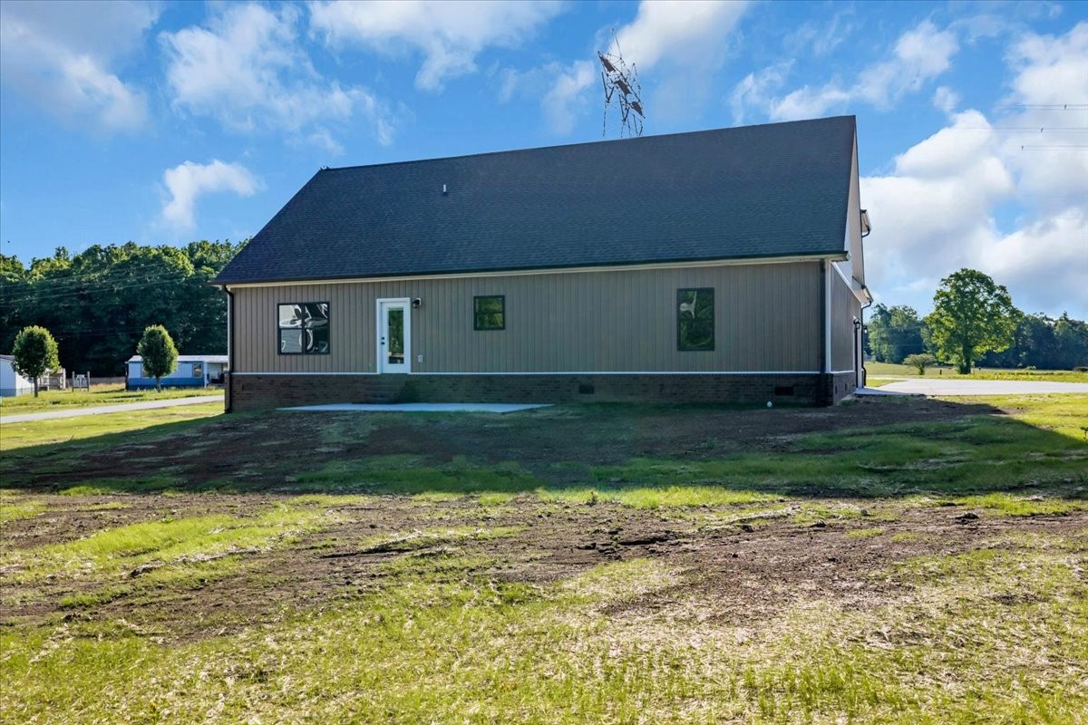 71 Brinkley Road Wartrace, TN 37183 - Photo 35 of 42 a backyard of a house