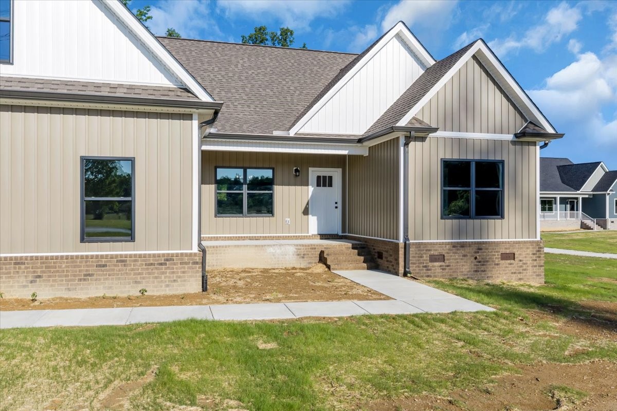71 Brinkley Road Wartrace, TN 37183 - Photo 41 of 42 a house with yard in front of it