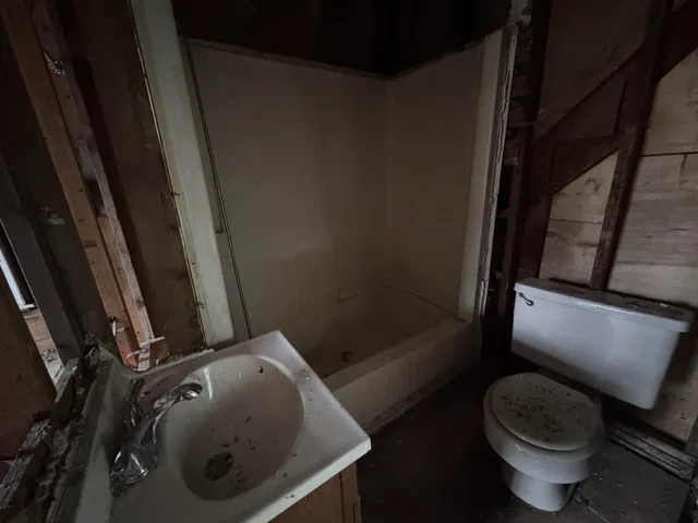 $40,000 | 619 East Mt Hope Avenue, Lansing, MI 48910