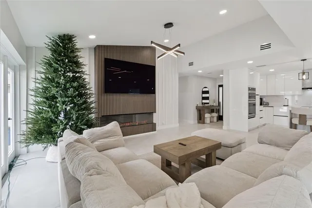 $599,000 | 7853 Sundown Drive North, St. Petersburg, FL 33709