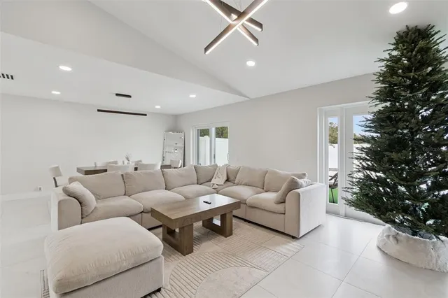 $599,000 | 7853 Sundown Drive North, St. Petersburg, FL 33709