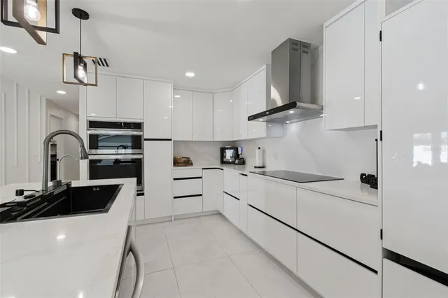 $599,000 | 7853 Sundown Drive North, St. Petersburg, FL 33709