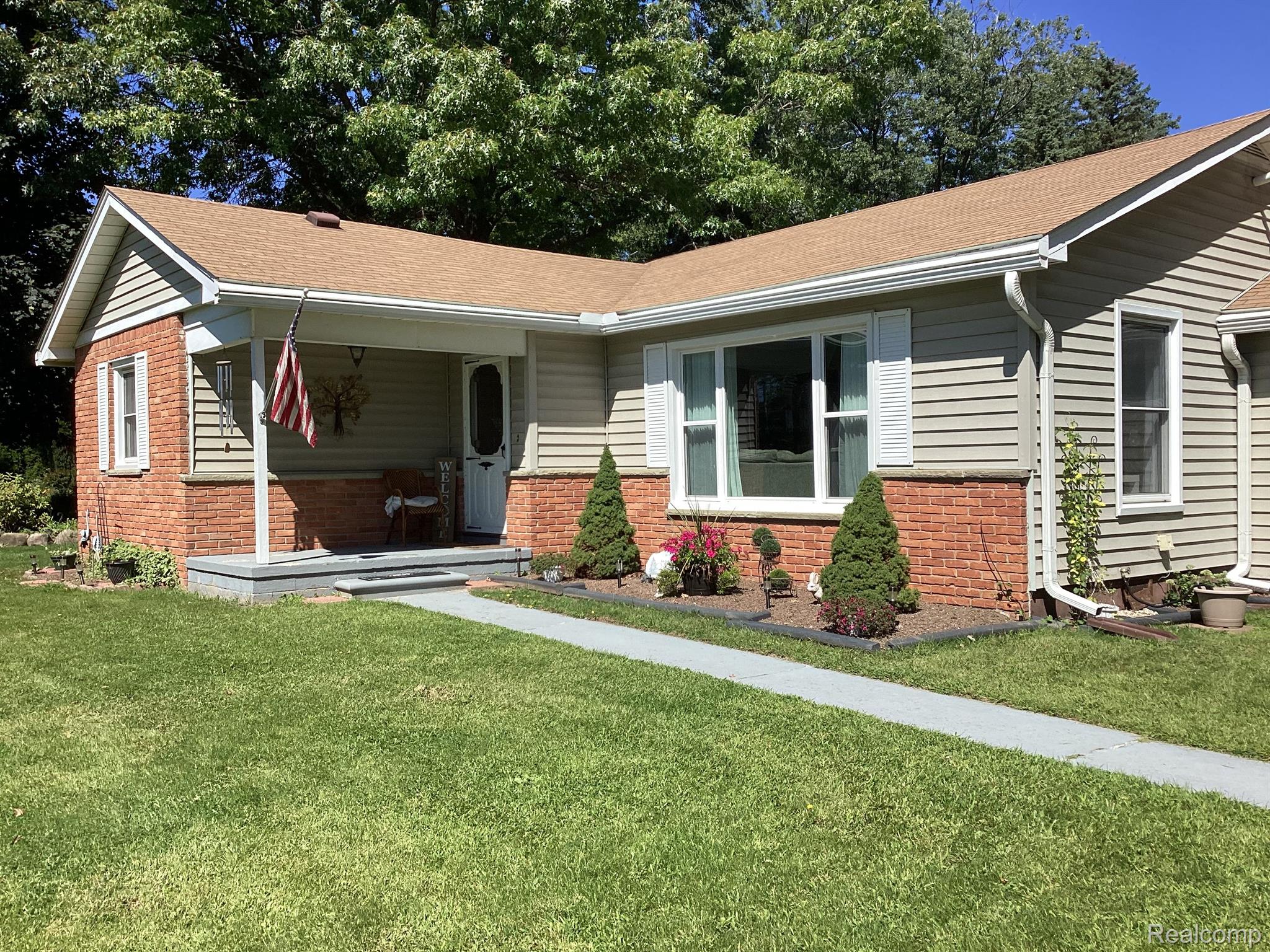 45166 Geddes Road Canton, MI 48188 - Photo 3 of 31 Gallery Image 3
