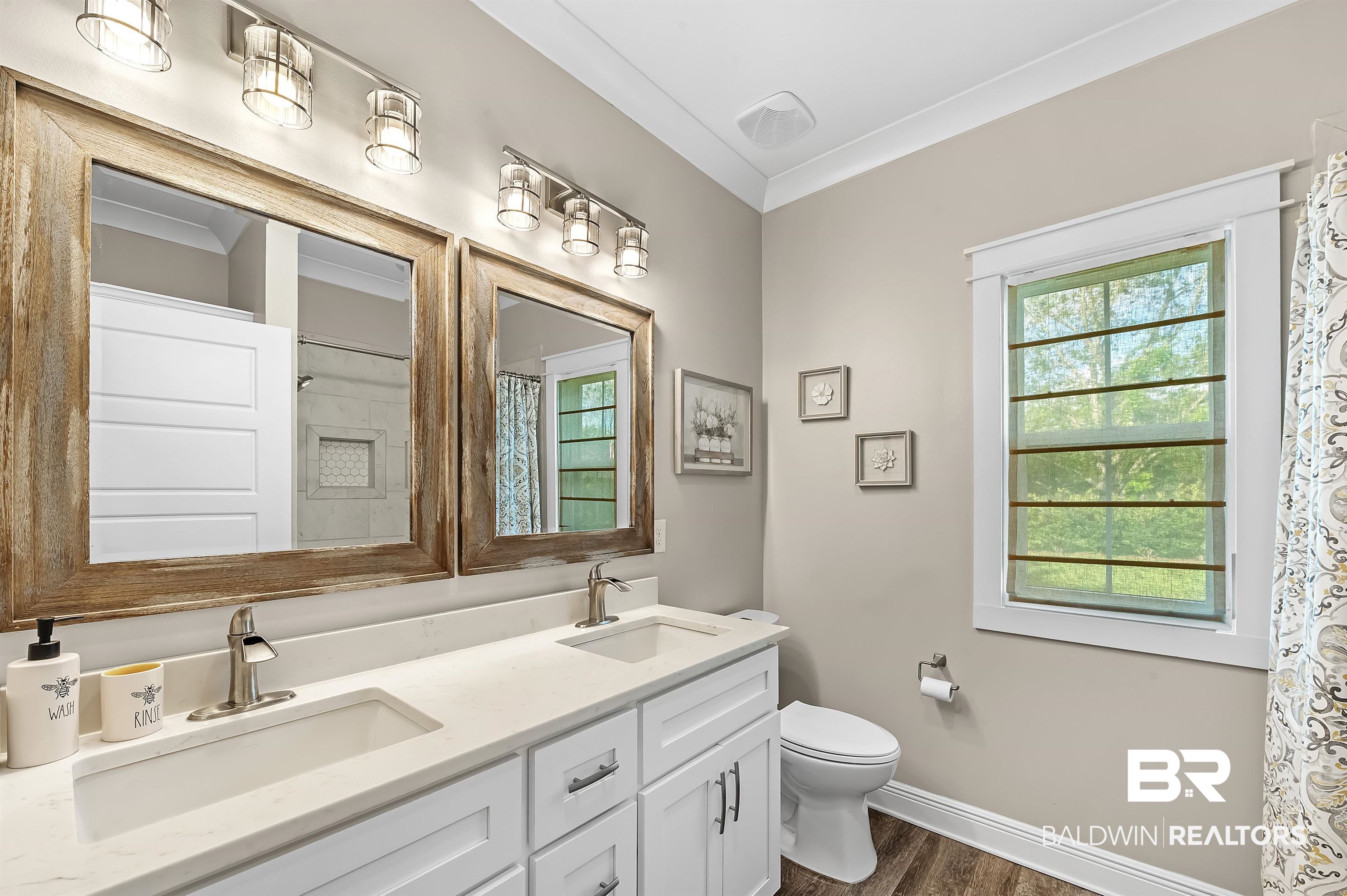 14033 Underwood Road Summerdale, AL 36580 - Photo 38 of 50 Guest Bathroom